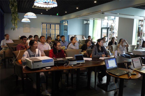 北京醫恒攜手天大天發在北e咖啡屋成功舉辦“溶液顏色檢查法在注射劑評價中